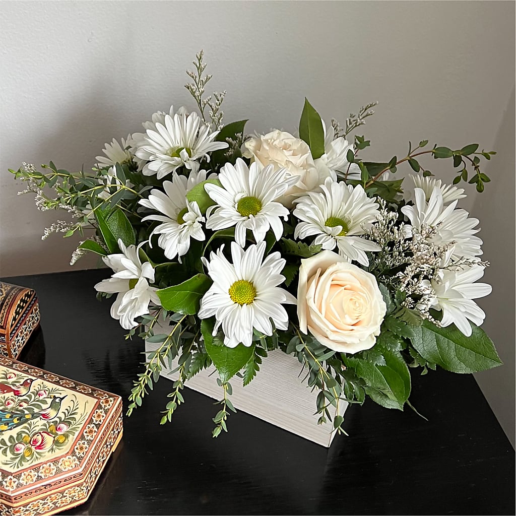 Fresh Linen Box Bouquet –  Great Bend Floral, Great Bend KS