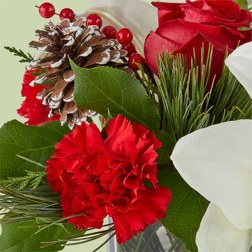 Glistening Icicles Bouquet –  Great Bend Floral, Great Bend KS