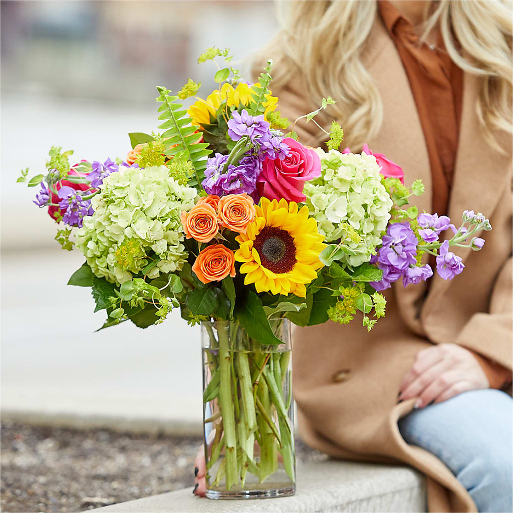 Vibrant Greetings Bouquet –  Great Bend Floral, Great Bend KS